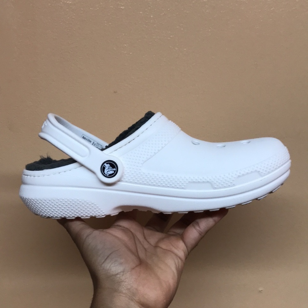 Crocs Classic White Faux Fur Interior - Picture 14 of 17